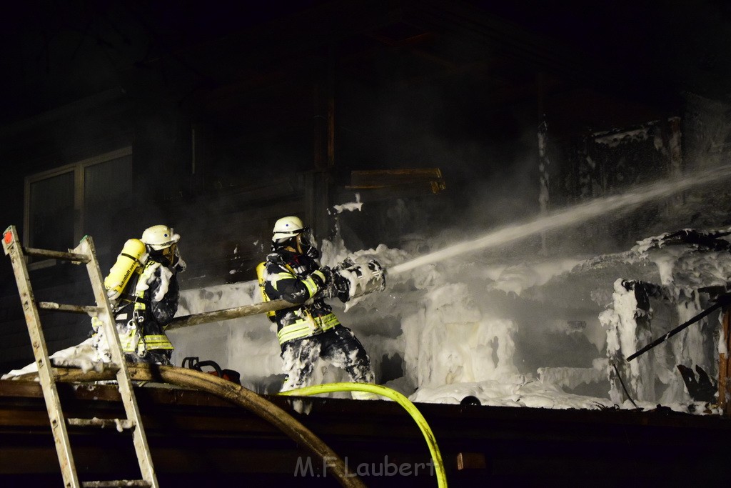 Grossfeuer Einfamilienhaus Siegburg Muehlengrabenstr P0450.JPG - Miklos Laubert